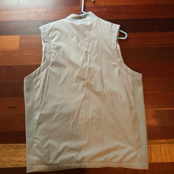 Nike vest - Picture 2 of 3